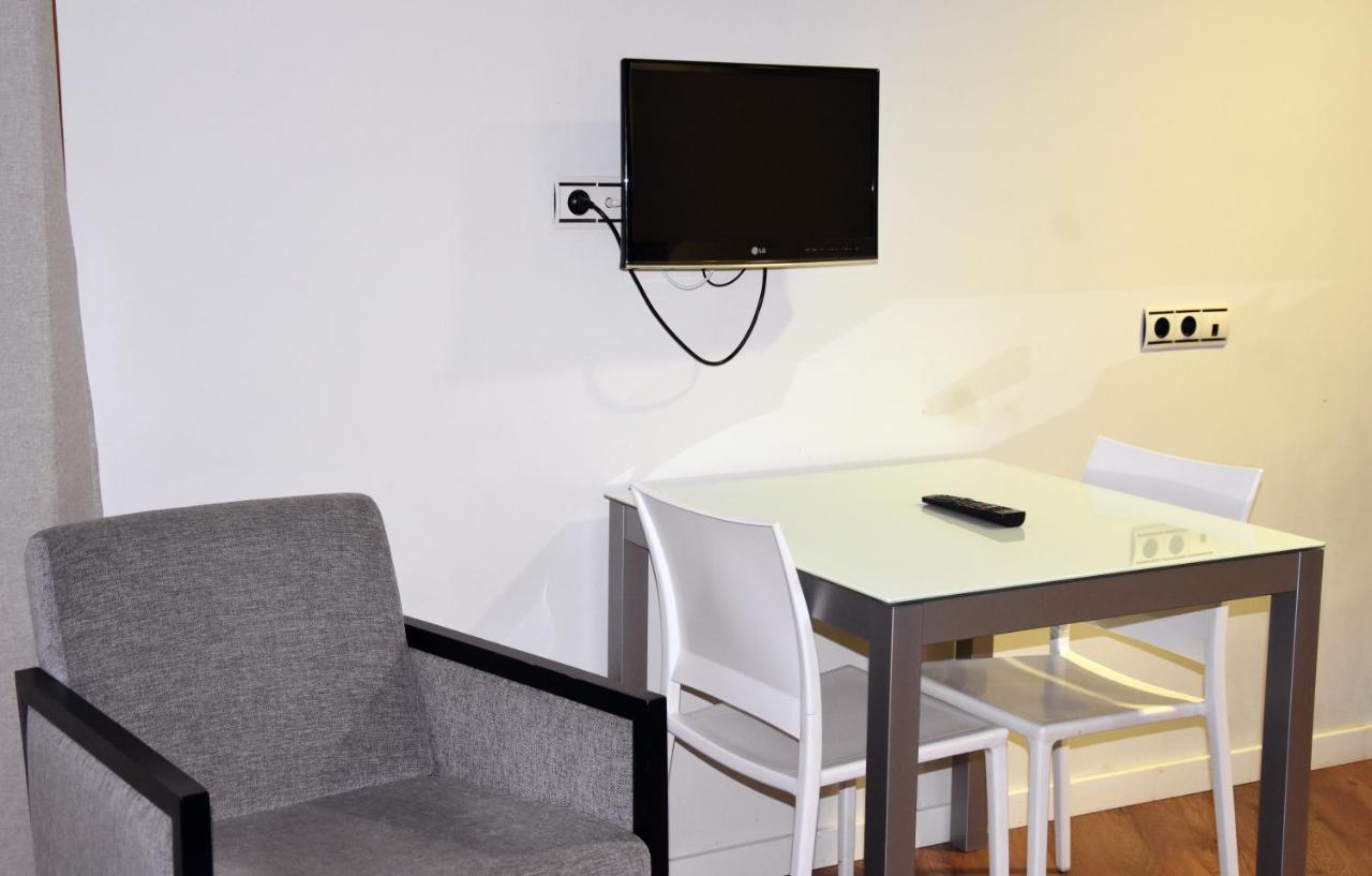 Hotel Y Apartamentos Snoe Исаба Екстериор снимка