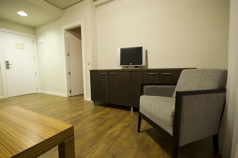 Hotel Y Apartamentos Snoe Исаба Екстериор снимка
